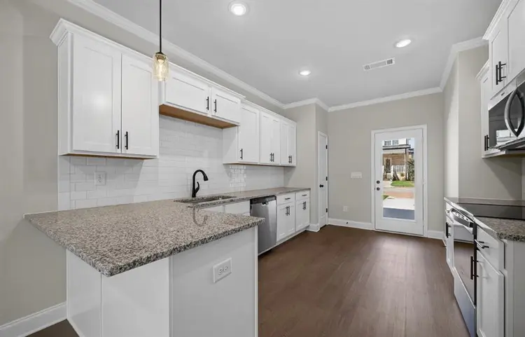 Downtown Monroe - Private bed/bath