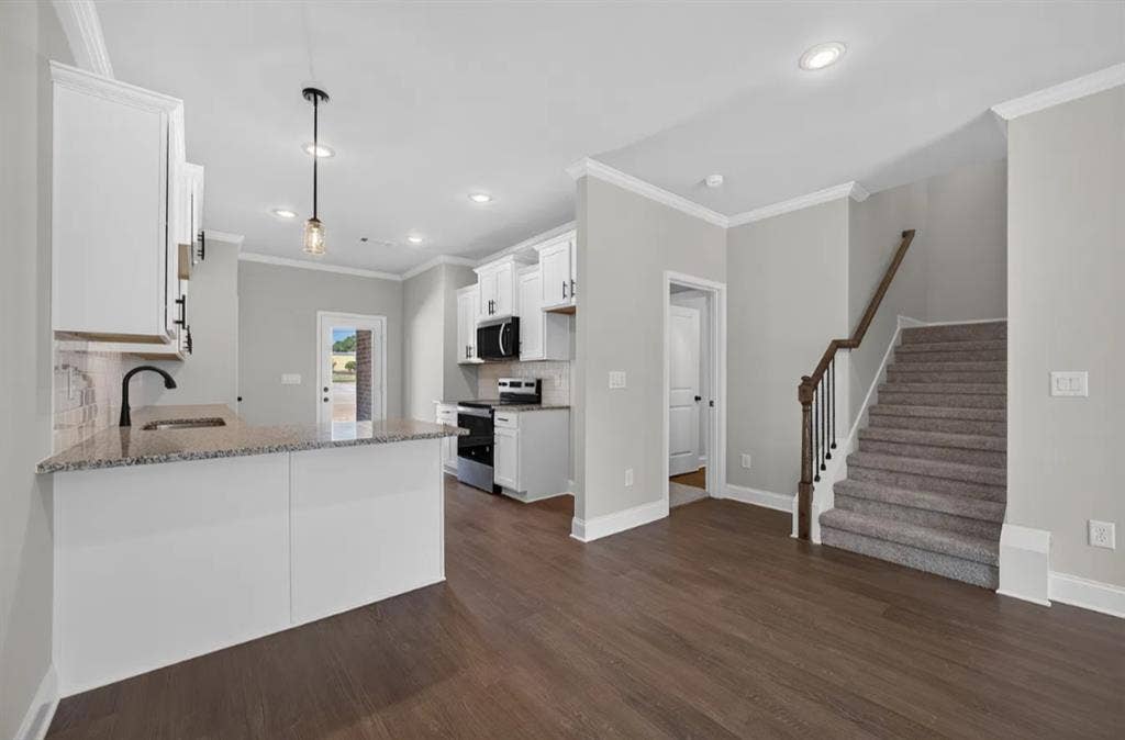 Downtown Monroe - Private bed/bath