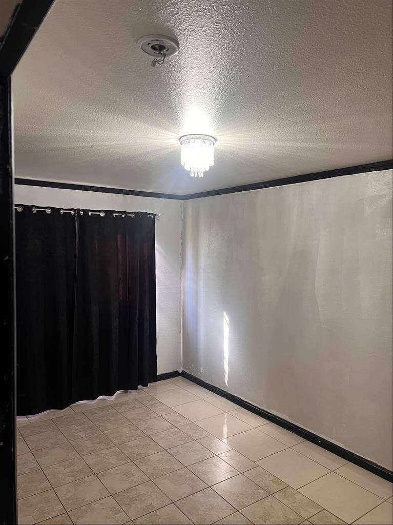 Master bedroom for rent with shower