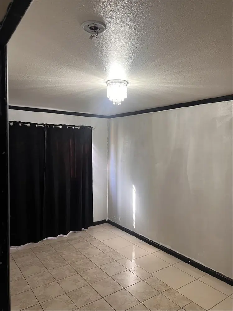 Master bedroom for rent with shower