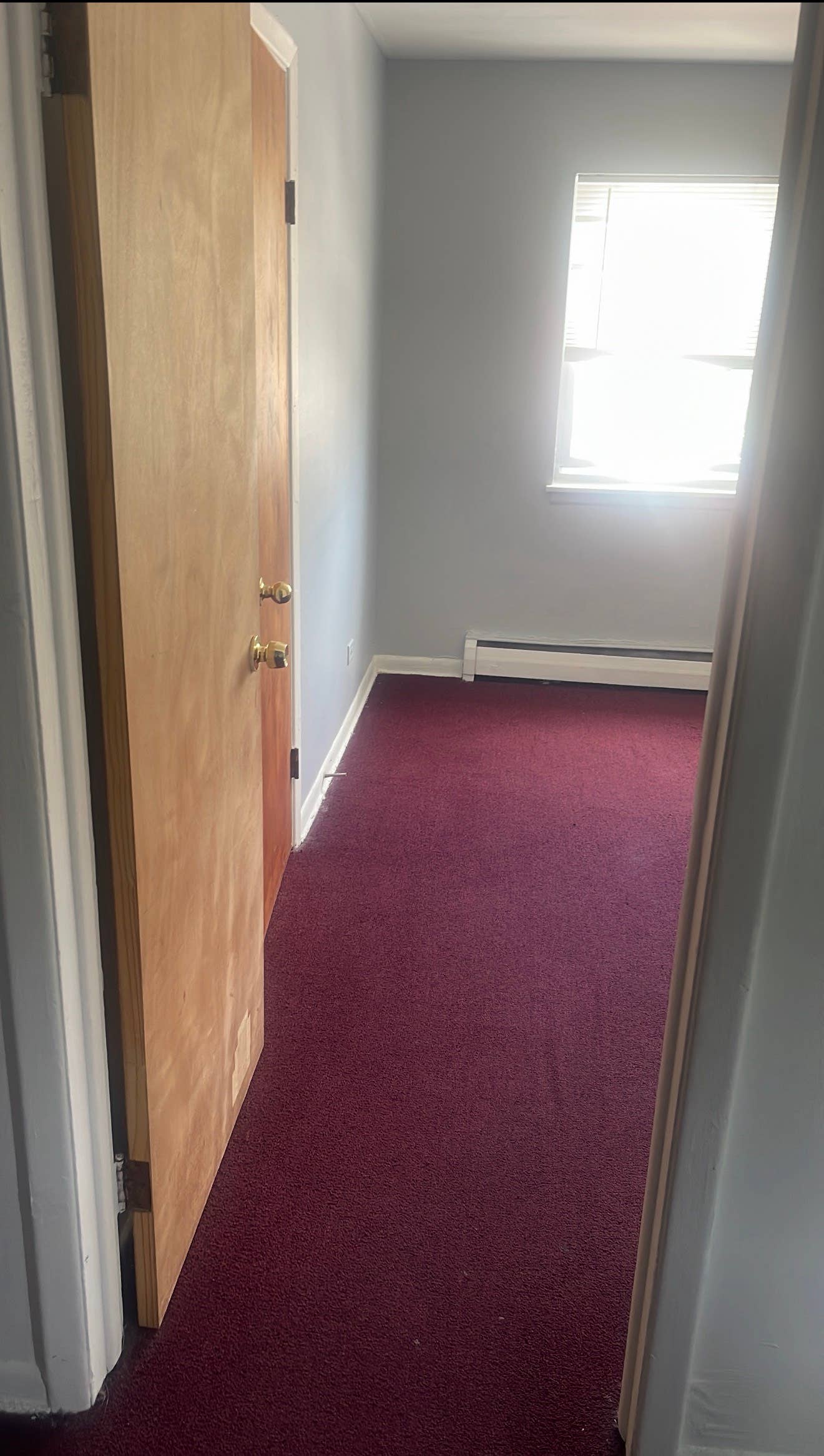 Empty room for rent