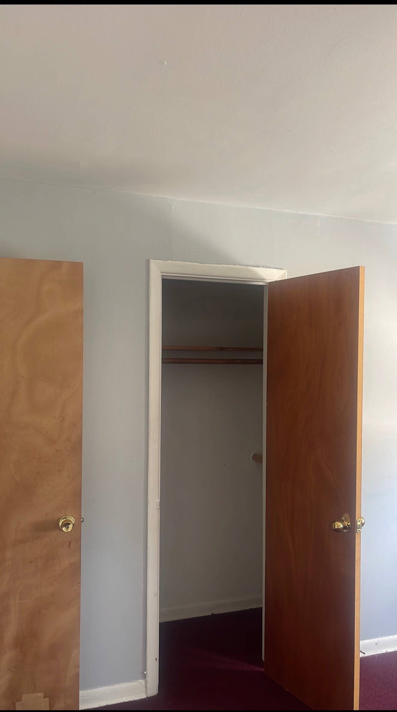 Empty room for rent