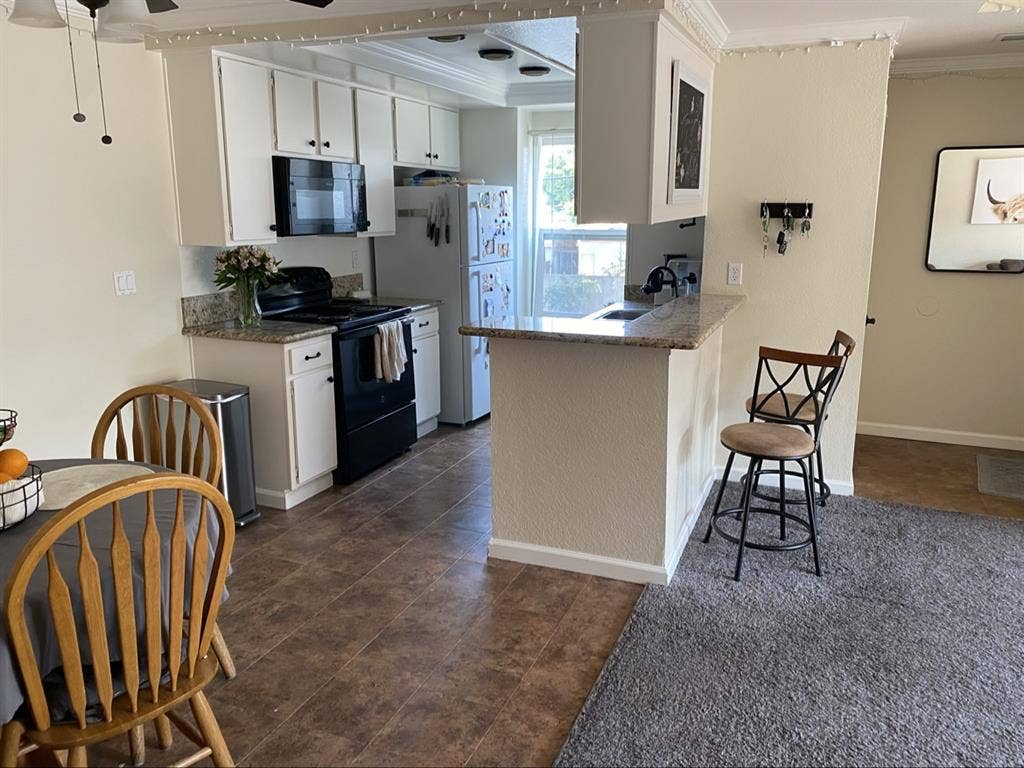 1 bedroom with private bathroom!!