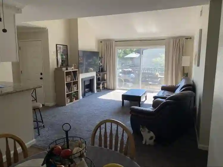 1 bedroom with private bathroom!!