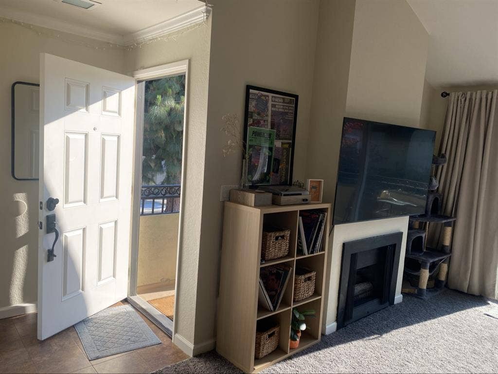 1 bedroom with private bathroom!!