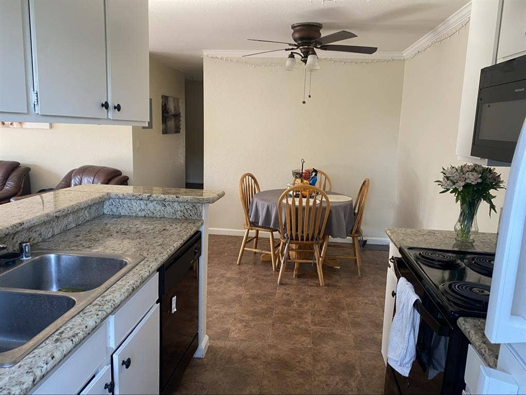 1 bedroom with private bathroom!!