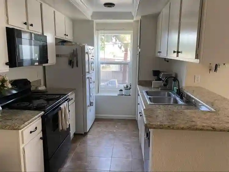 1 bedroom with private bathroom!!