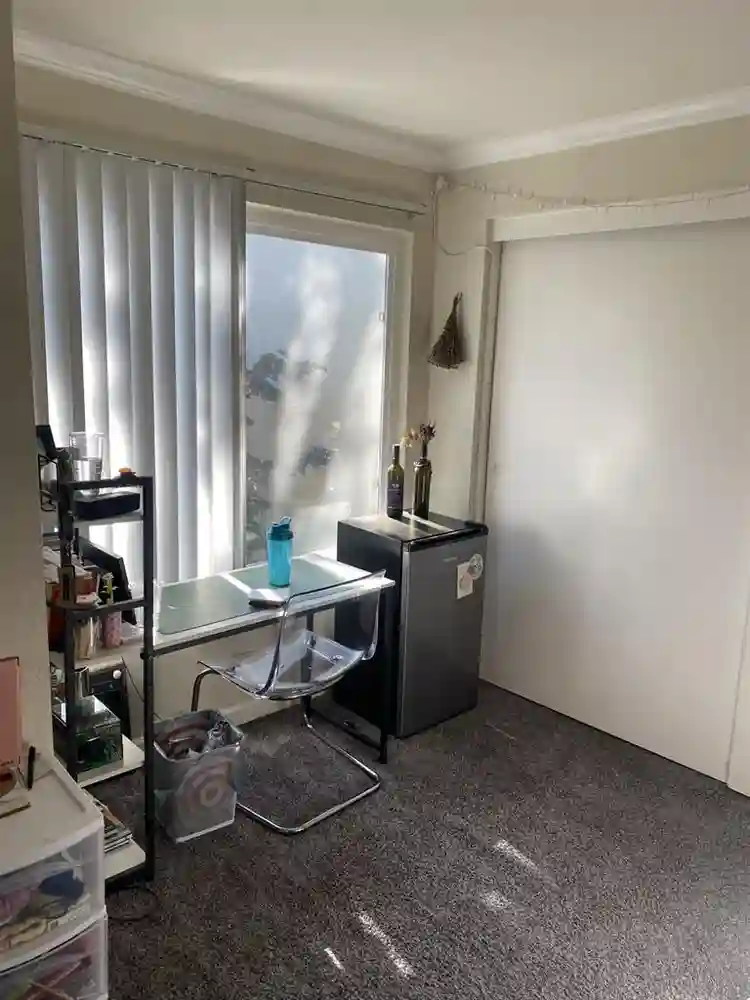 1 bedroom with private bathroom!!