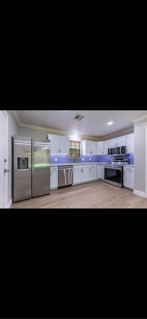Looking for female roommate