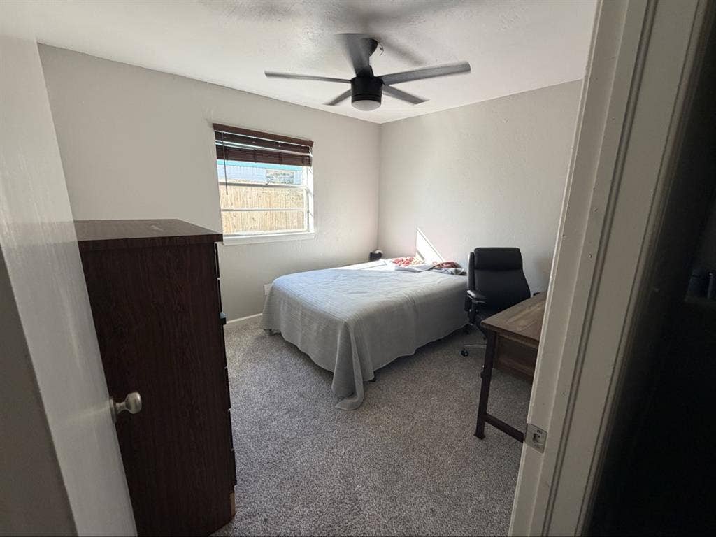 Looking for female roommate