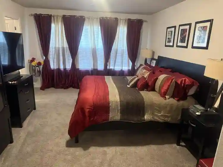 Seeking a great roommate.