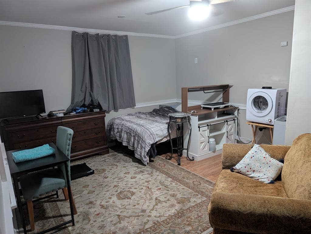 Room to rent with private entrance
