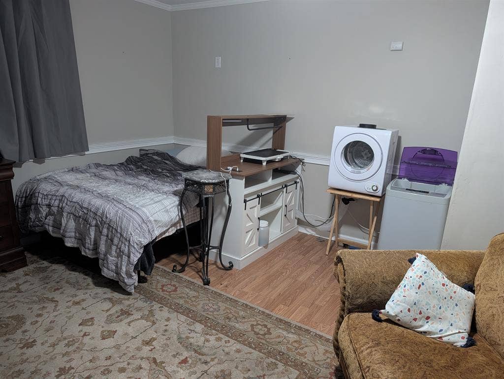 Room to rent with private entrance