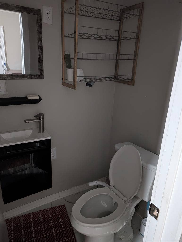 Room to rent with private entrance