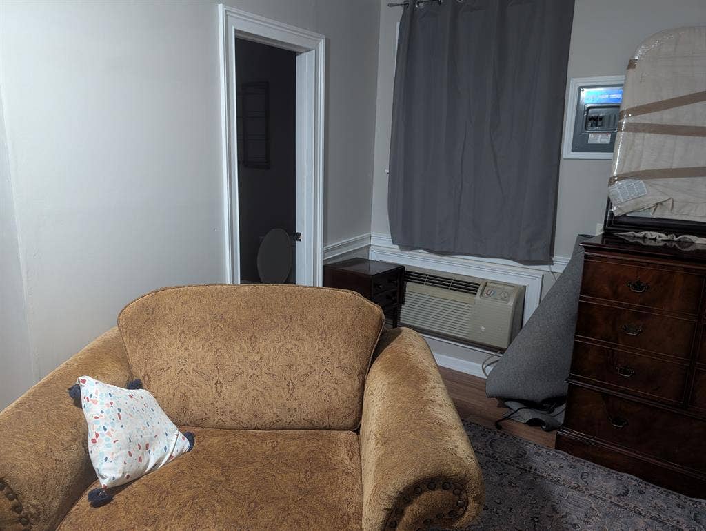 Room to rent with private entrance