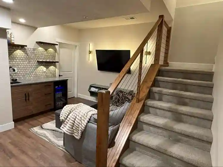 1 bedroom with a private bathroom