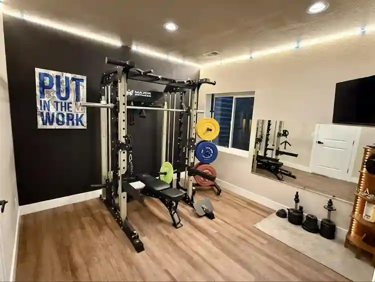 1 bedroom with a private bathroom