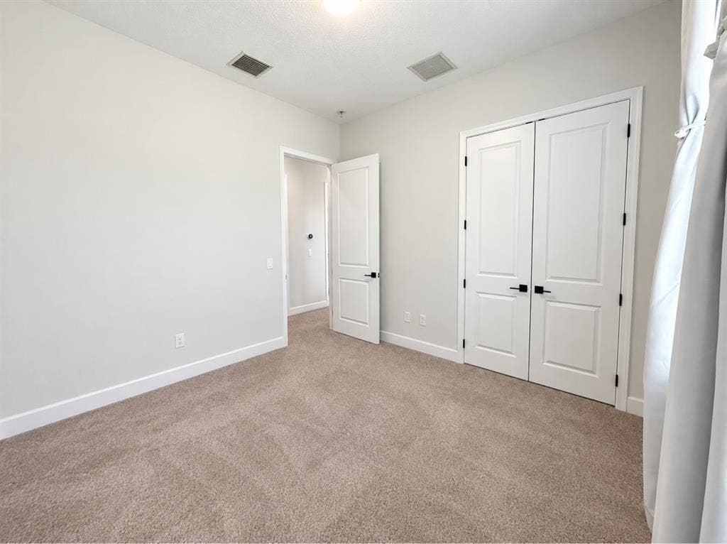 Room for rent in Westlake!
