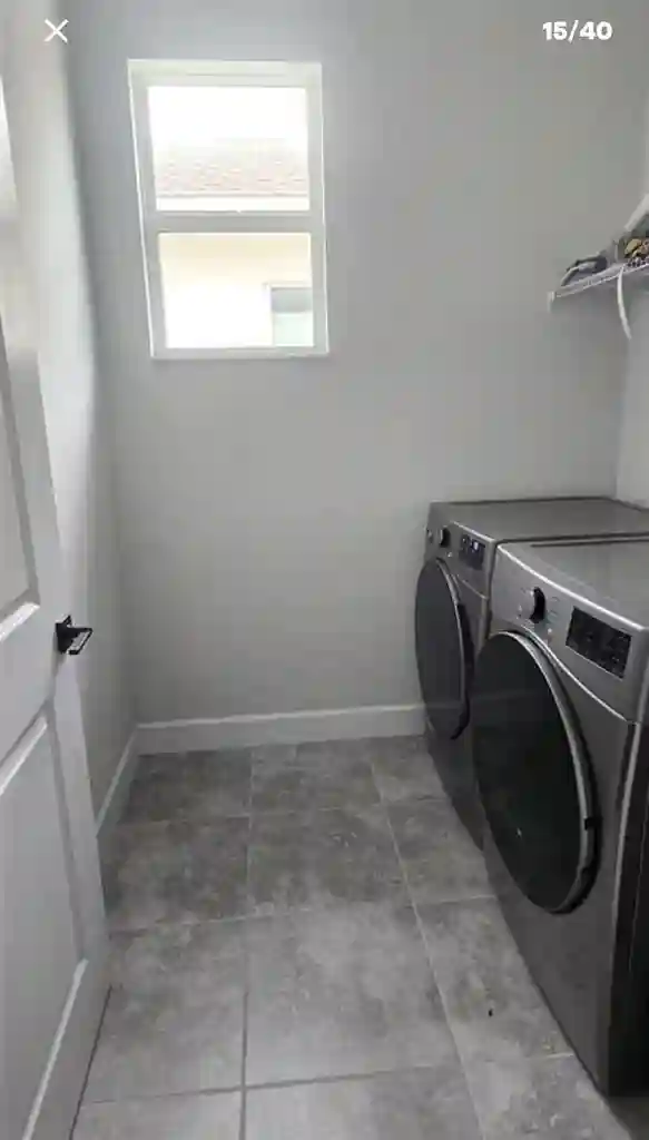Room for rent in Westlake!