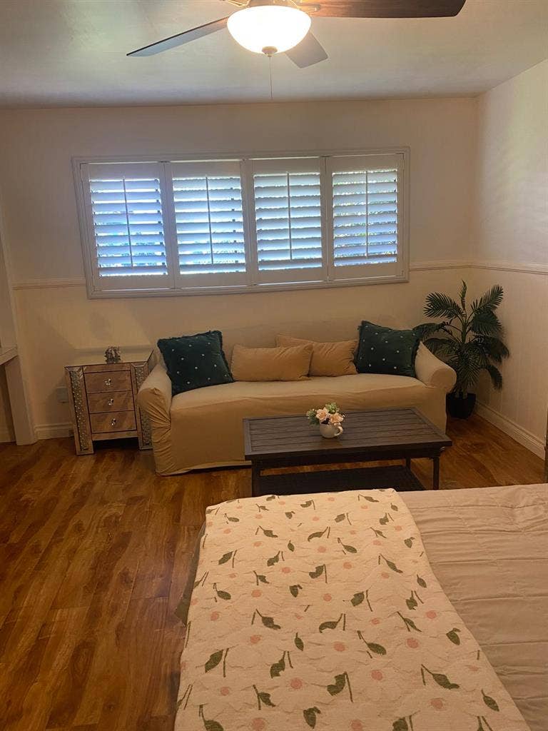 1,499 / 1 Bed w En Suite 1 Bathroom