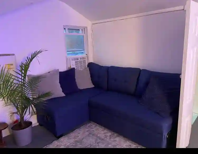 ROOM FOR RENT COMING