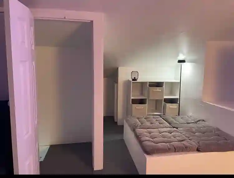 ROOM FOR RENT COMING