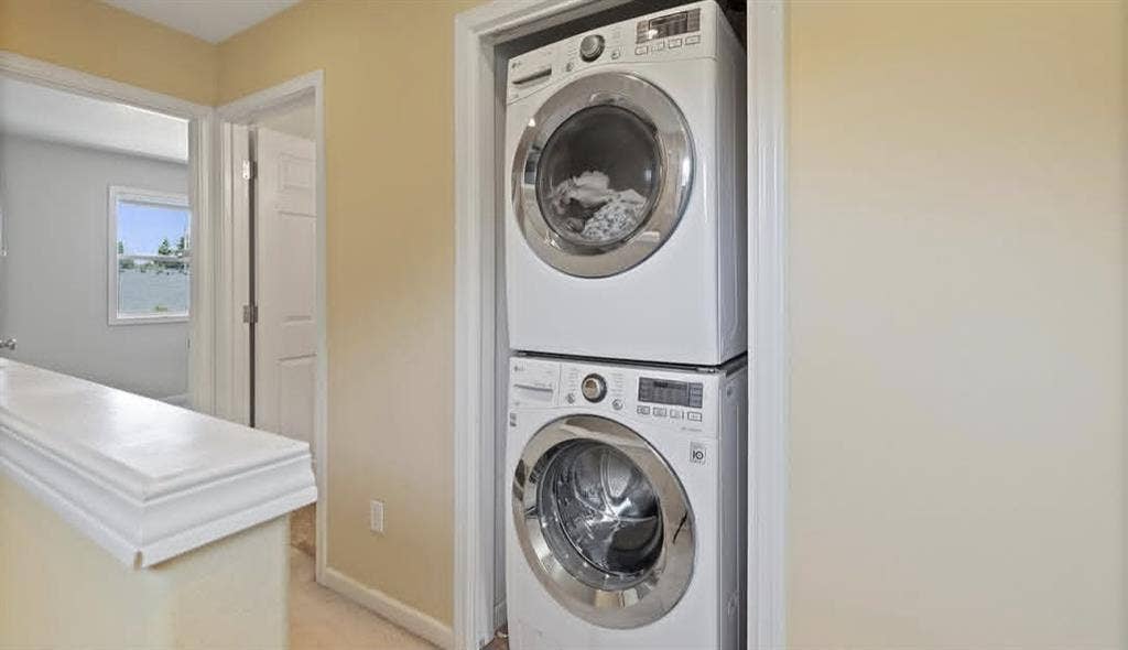 2 BEDROOMS IN SE PORTLAND