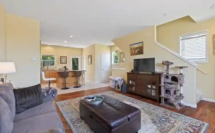 2 BEDROOMS IN SE PORTLAND