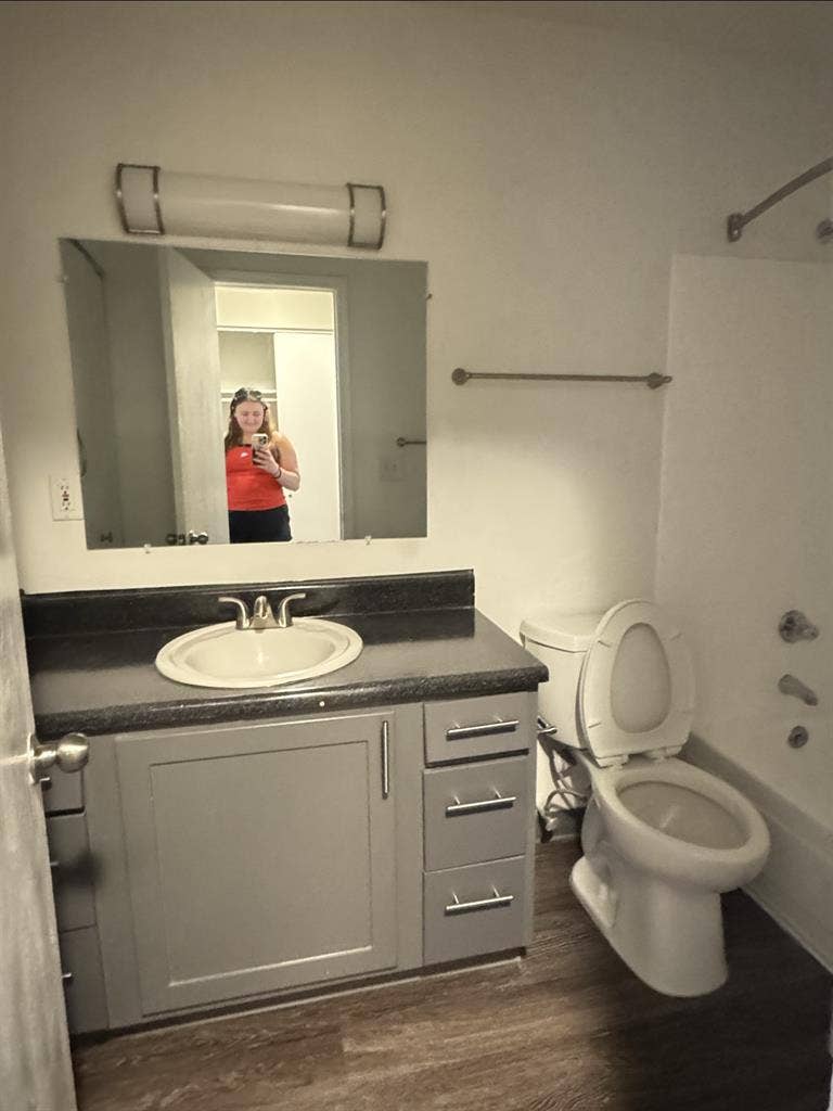 Looking for someone to take my room