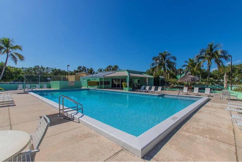 Looking for Roommate in Key Largo!