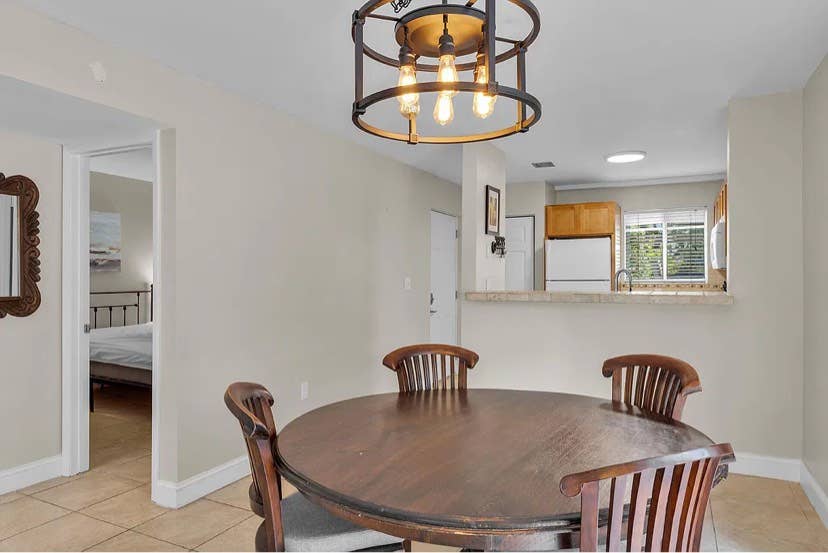Looking for Roommate in Key Largo!