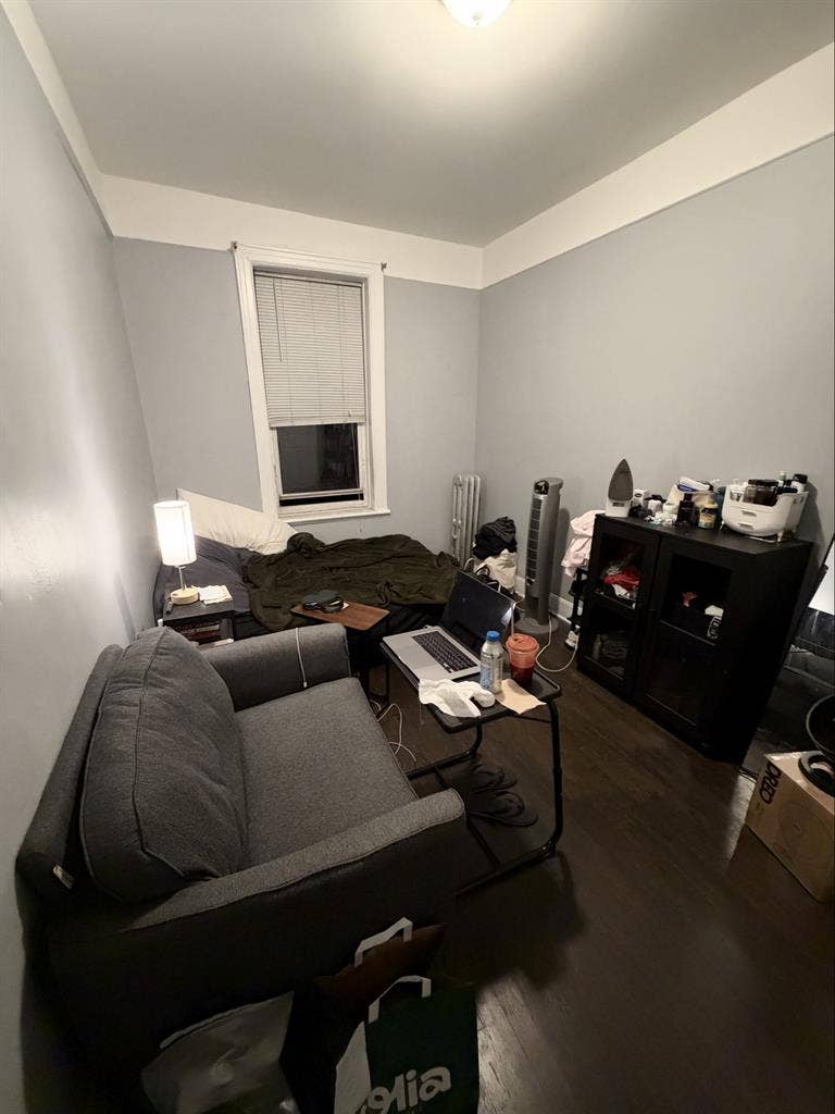Room in Astoria Queens