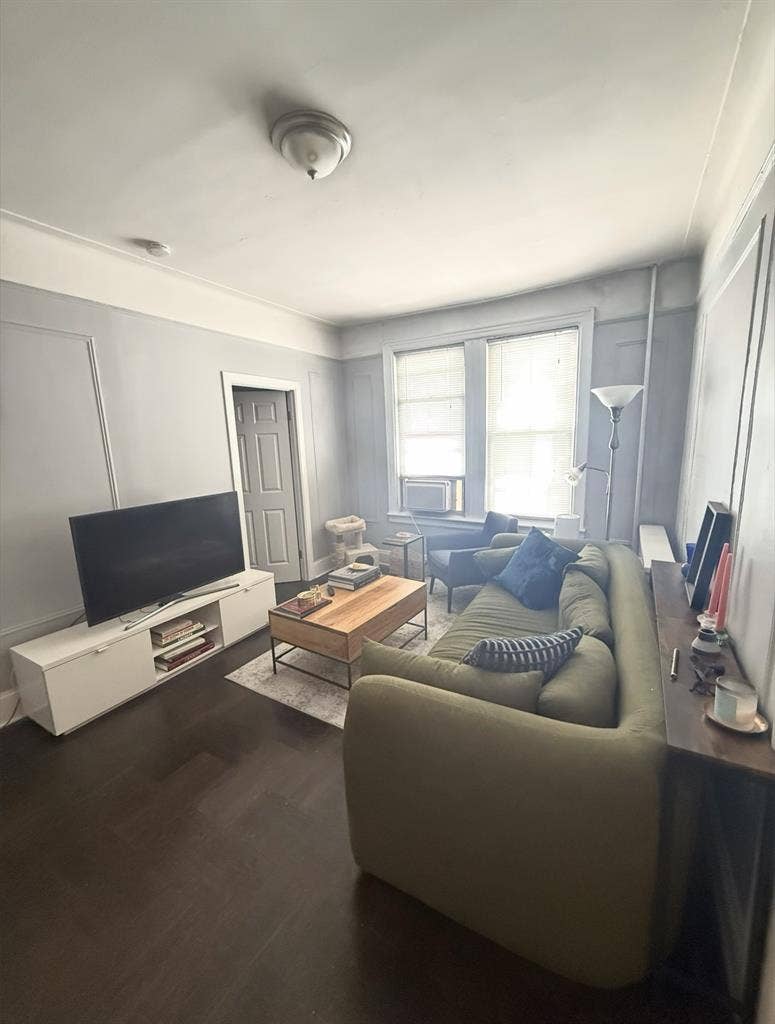Room in Astoria Queens