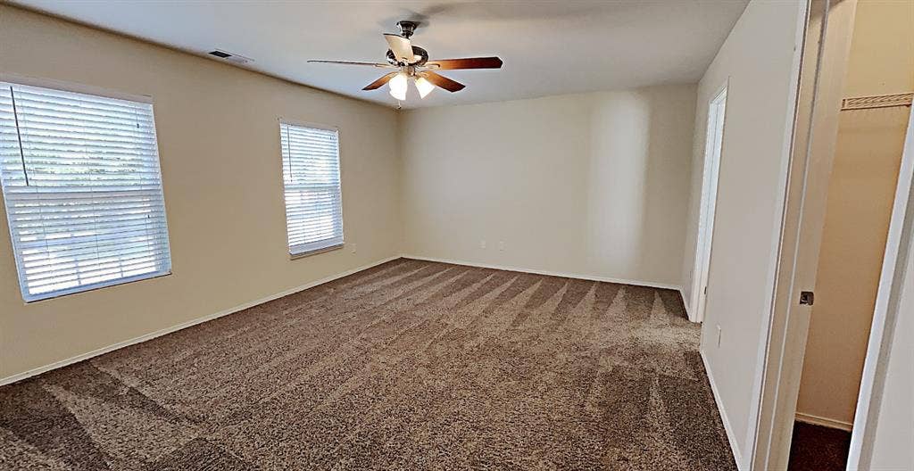 Private Room/Bath for Rent