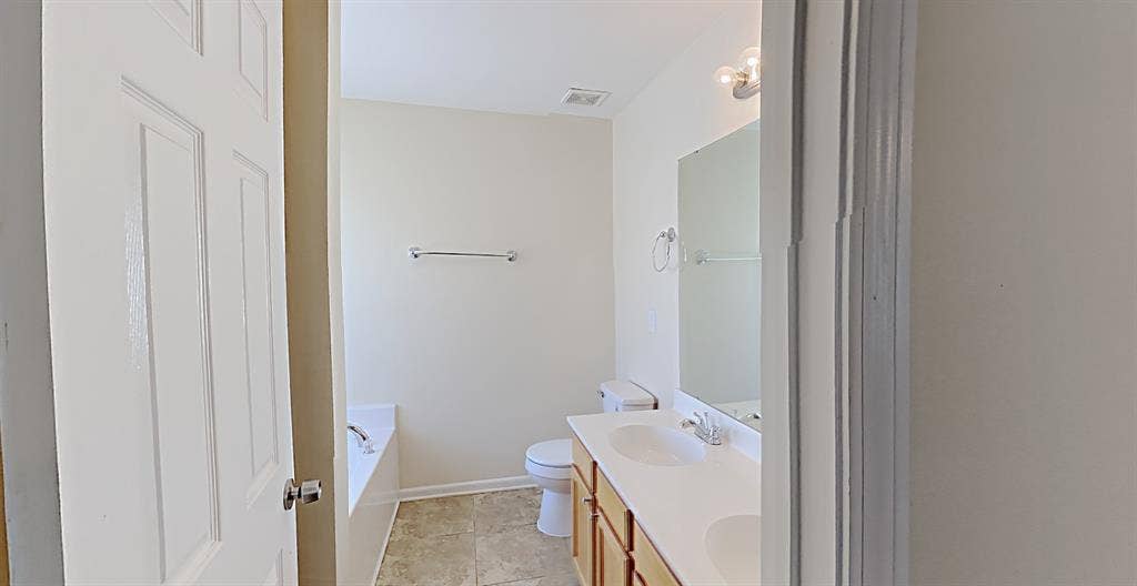 Private Room/Bath for Rent