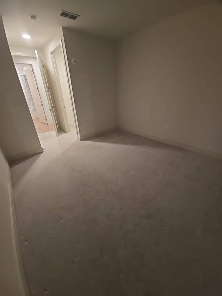 PRIVATE BEDROOM + PRIVATE BATHROOM