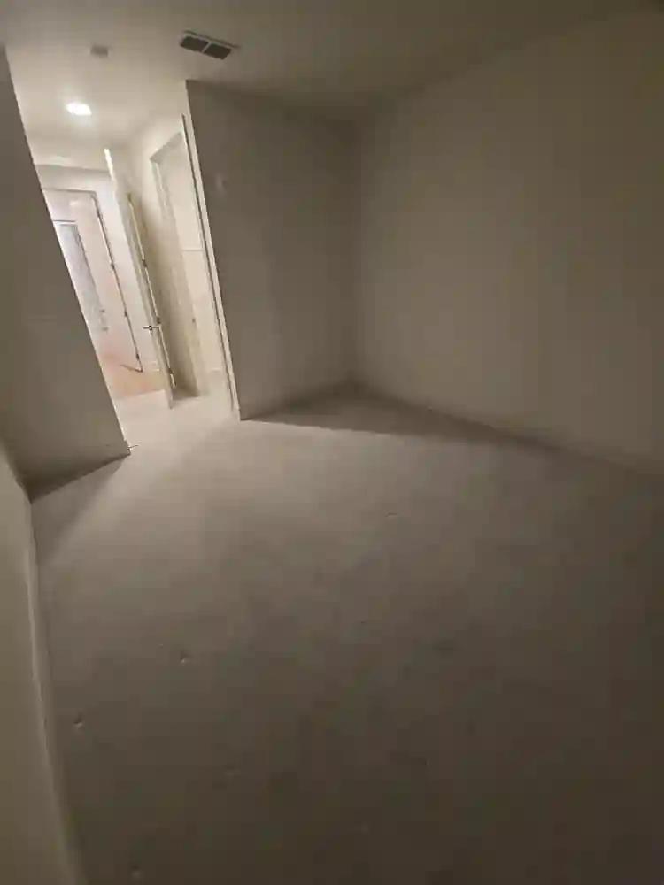 PRIVATE BEDROOM + PRIVATE BATHROOM