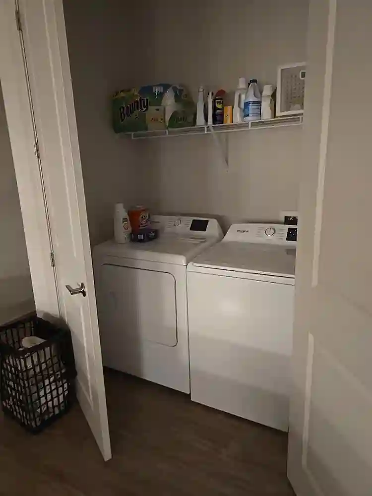 PRIVATE BEDROOM + PRIVATE BATHROOM
