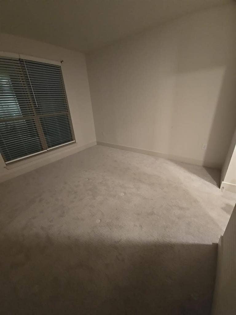 PRIVATE BEDROOM + PRIVATE BATHROOM