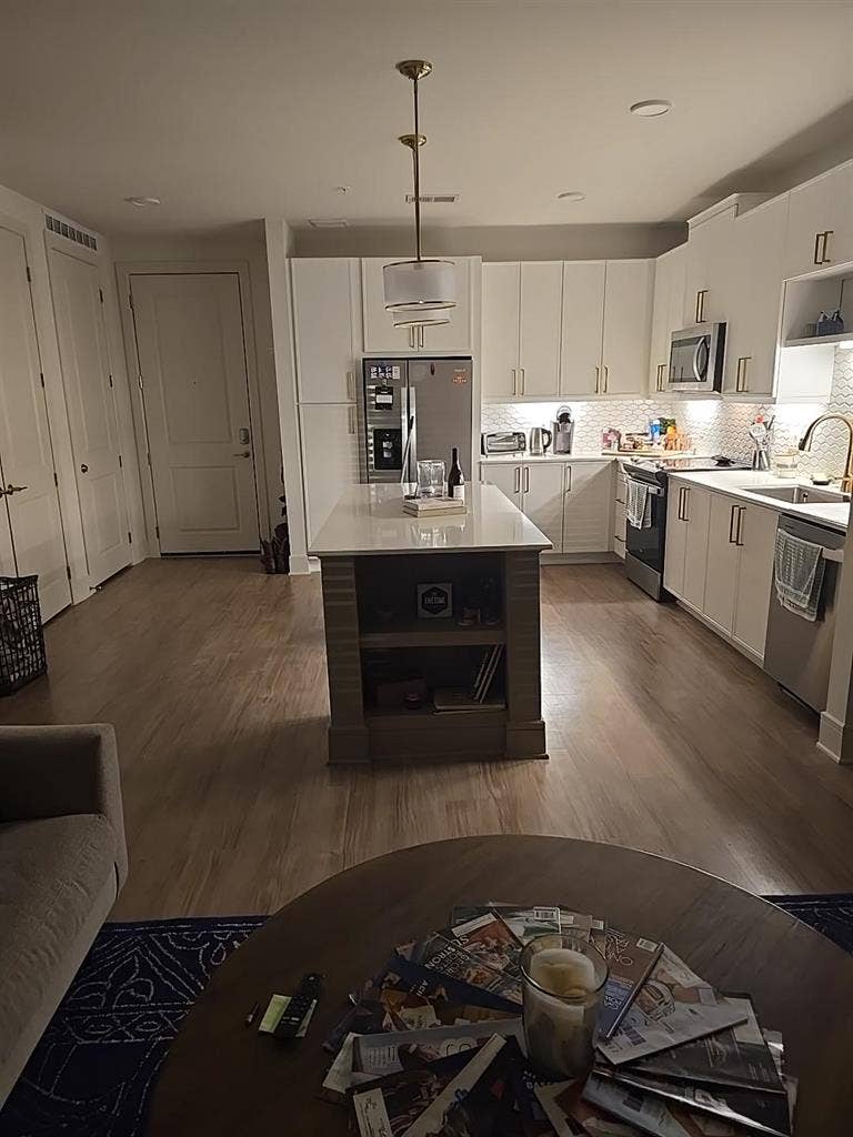PRIVATE BEDROOM + PRIVATE BATHROOM