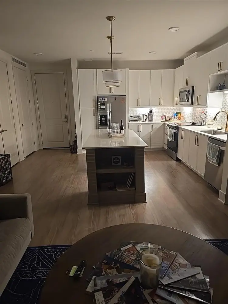 PRIVATE BEDROOM + PRIVATE BATHROOM
