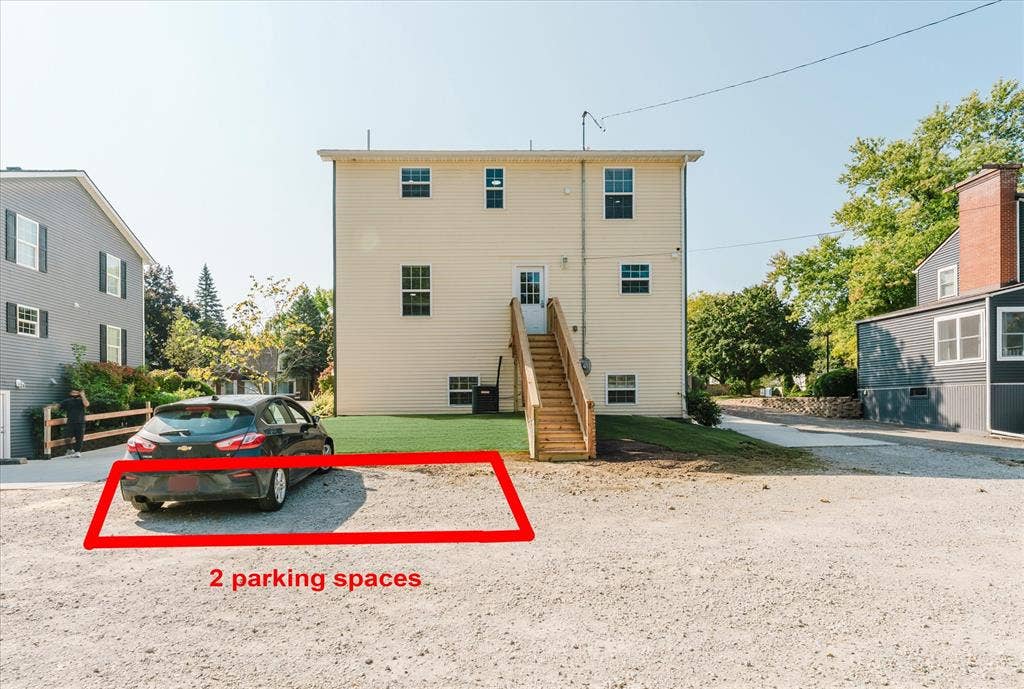 Room Near EMU – $825 Utilities Incl