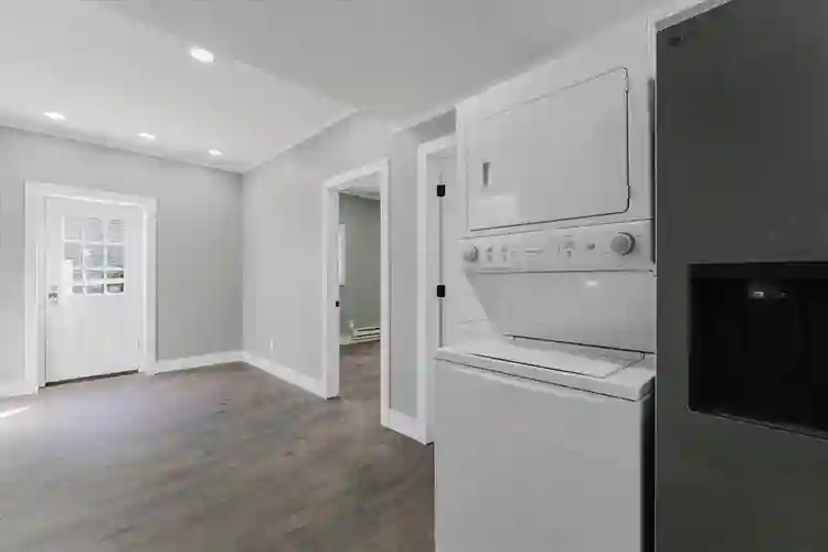 Room Near EMU – $825 Utilities Incl
