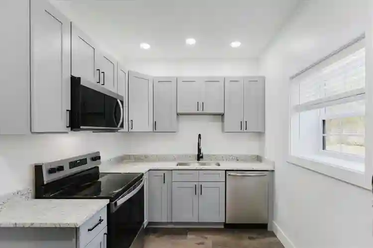 Room Near EMU – $825 Utilities Incl