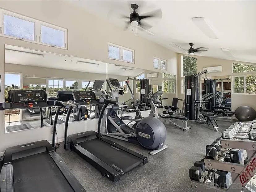 Master room available