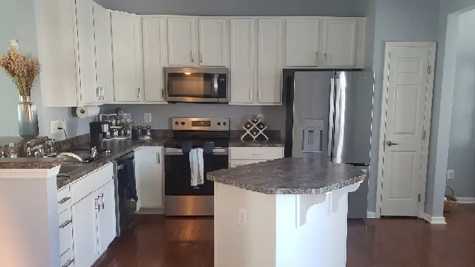 Small private room, shared bathroom