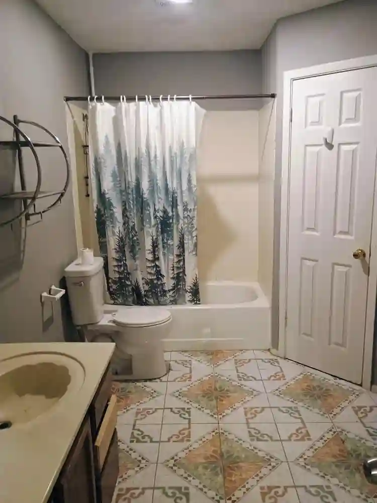 Hi have a master bedroom l