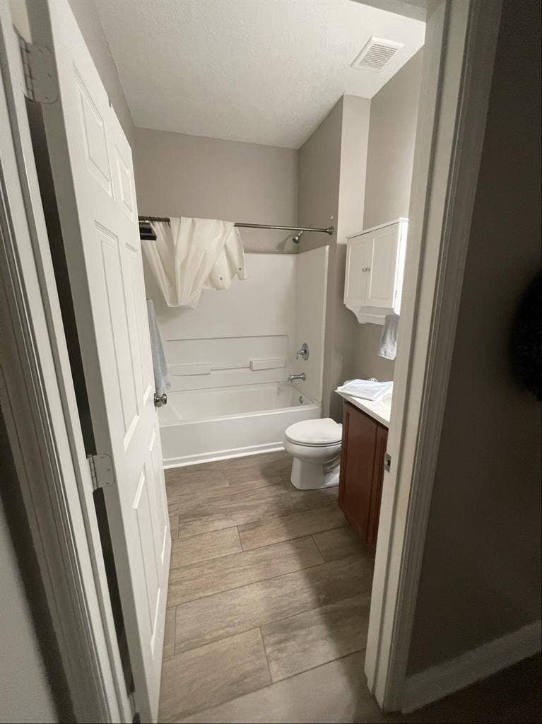 Private Room and bathroom for rent!