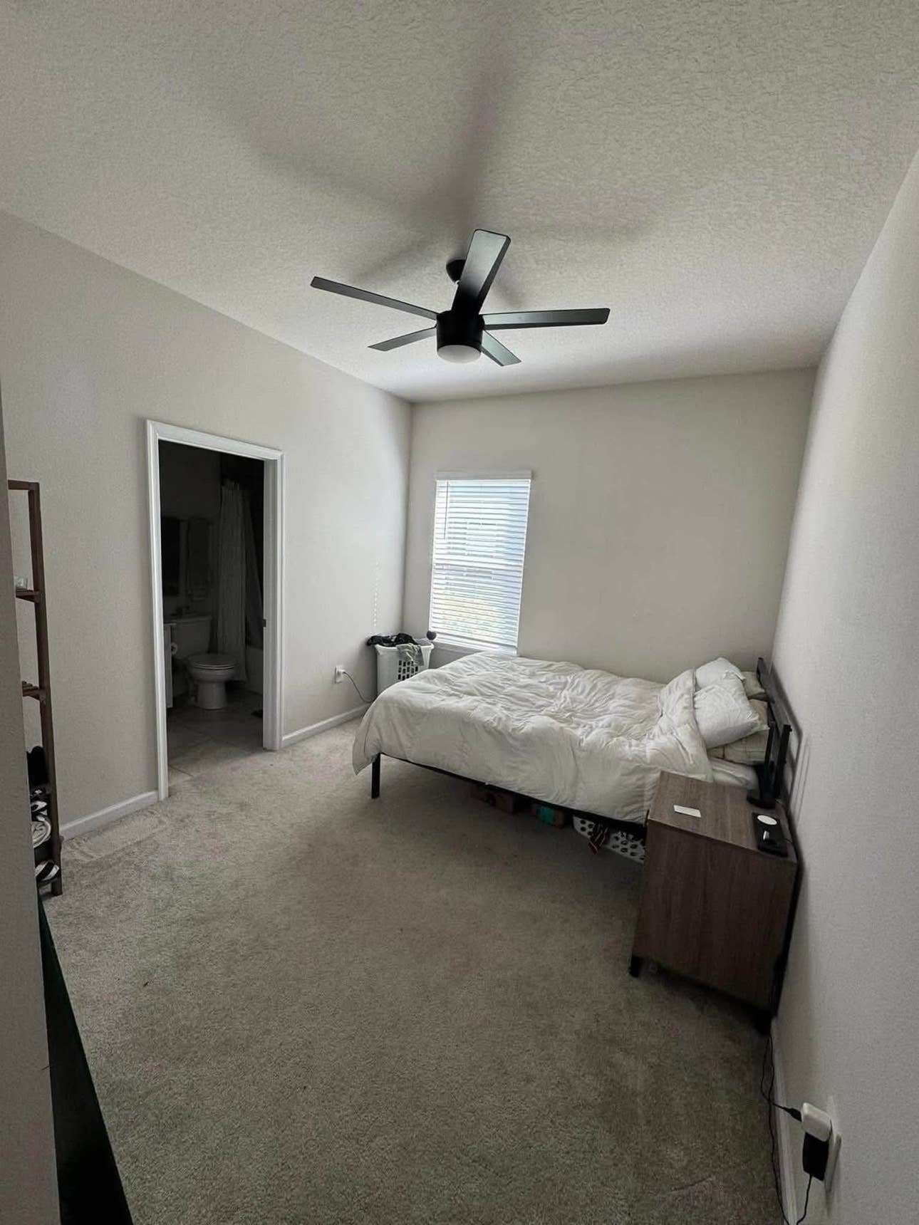 ROOM w/ PRIVATE BATHROOM in Apopka