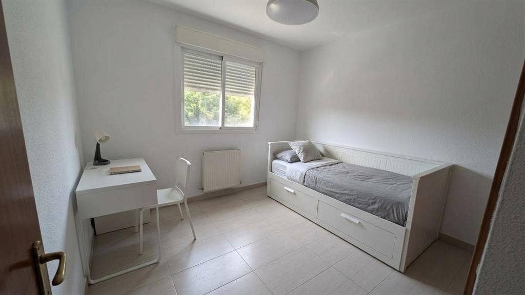 Habitación amplia en Rivas